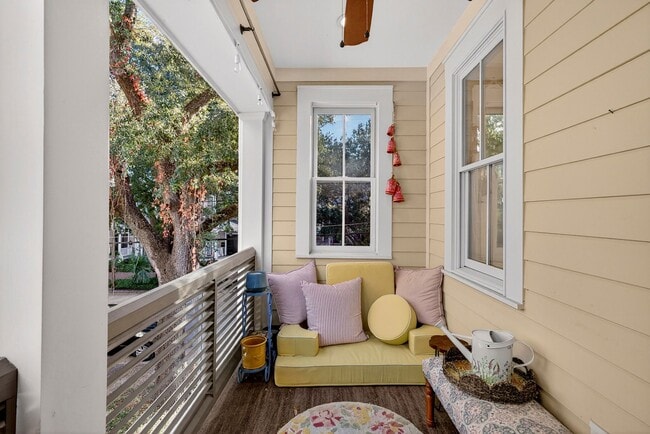 Building Photo - 214 W Gwinnett St