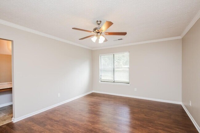 Building Photo - 5056 Rails Way