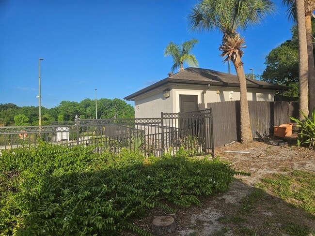 Building Photo - 7511 Seurat St