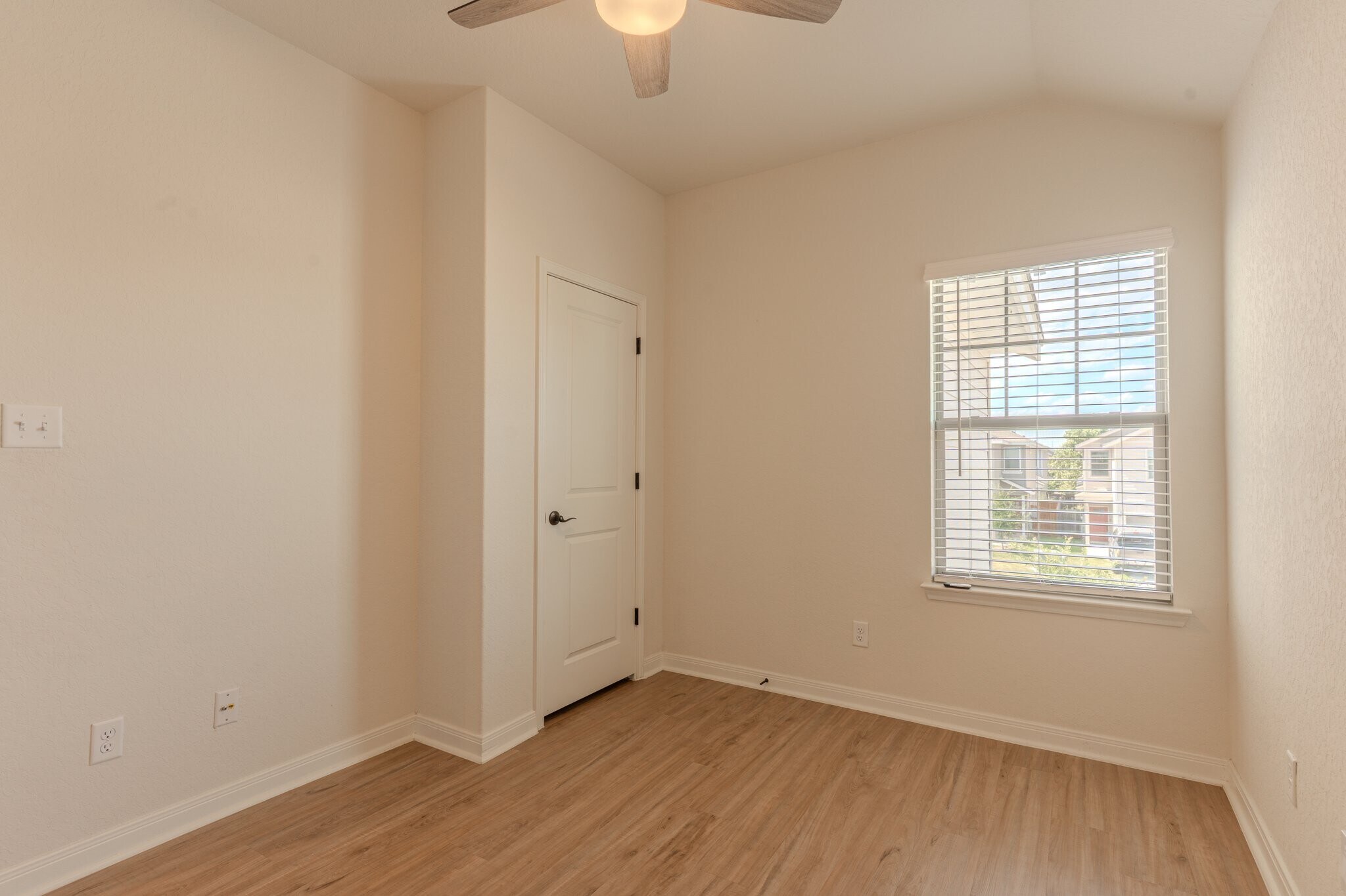 Building Photo - 10310 Candlewood Wy