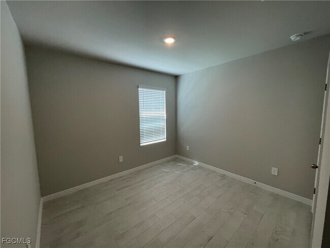 Building Photo - 3720 SW 12th Pl