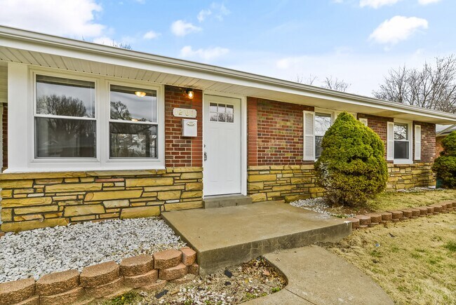 Building Photo - 1201 Billings Dr