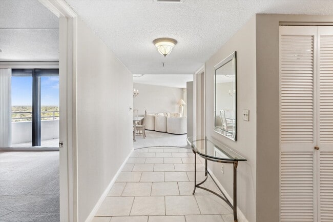 Building Photo - 5950 Pelican Bay Plaza S