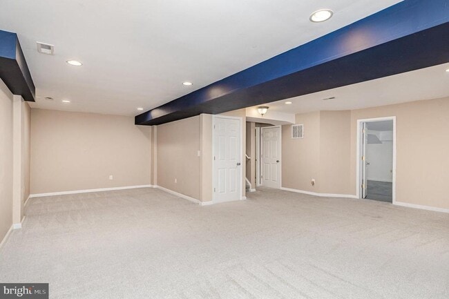 Building Photo - 9212 Isle of Laurels