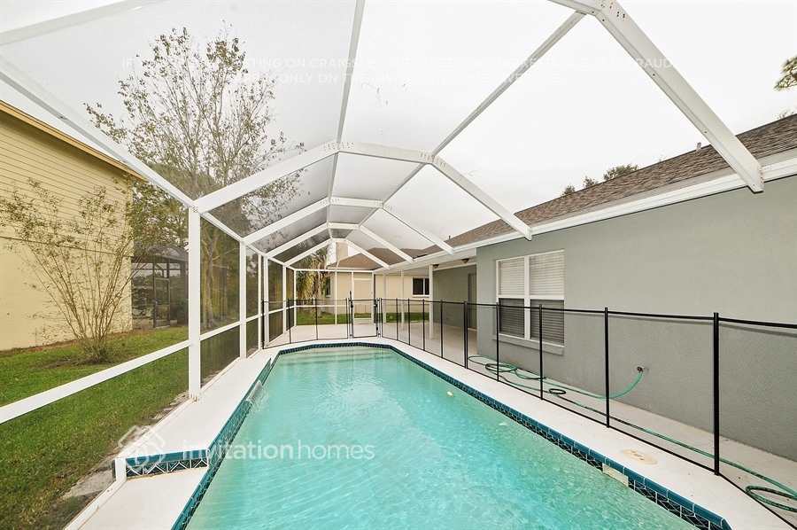 Building Photo - 4300 Ridgemoor Dr N