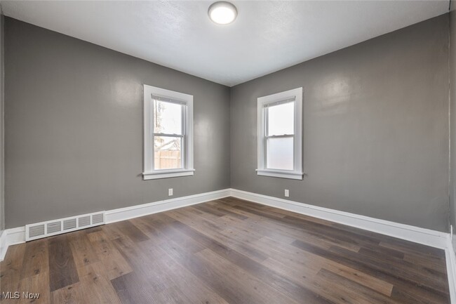 Building Photo - 3904 Ardmore Ave