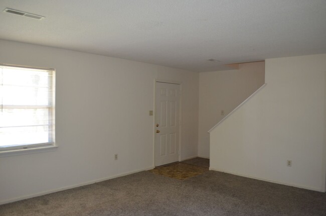 Building Photo - 4819 Meadow Lark Ln