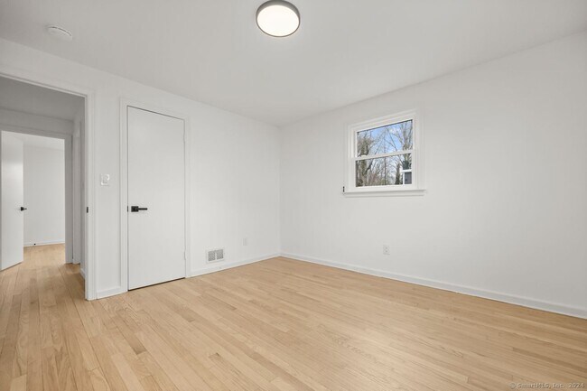 Building Photo - 141 Ridgewood Dr