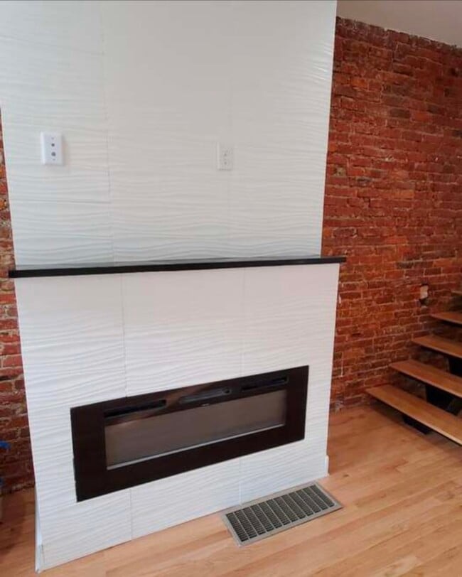 Building Photo - 5425 Catharine St