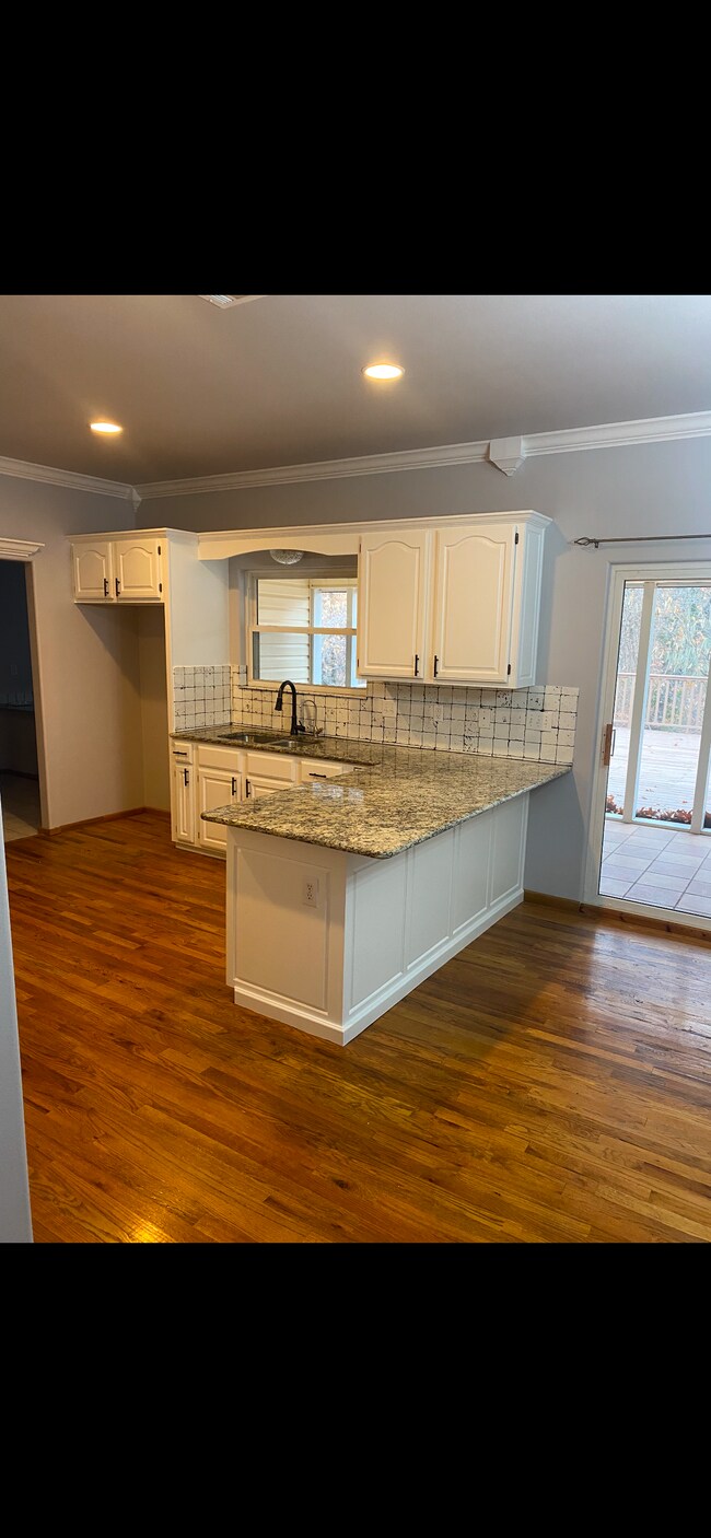 Building Photo - 7 Ulverston Dr