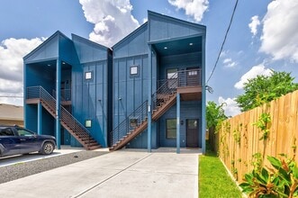 Building Photo - 9727 Stedman St