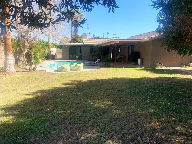 Building Photo - 43550 Carmel Cir