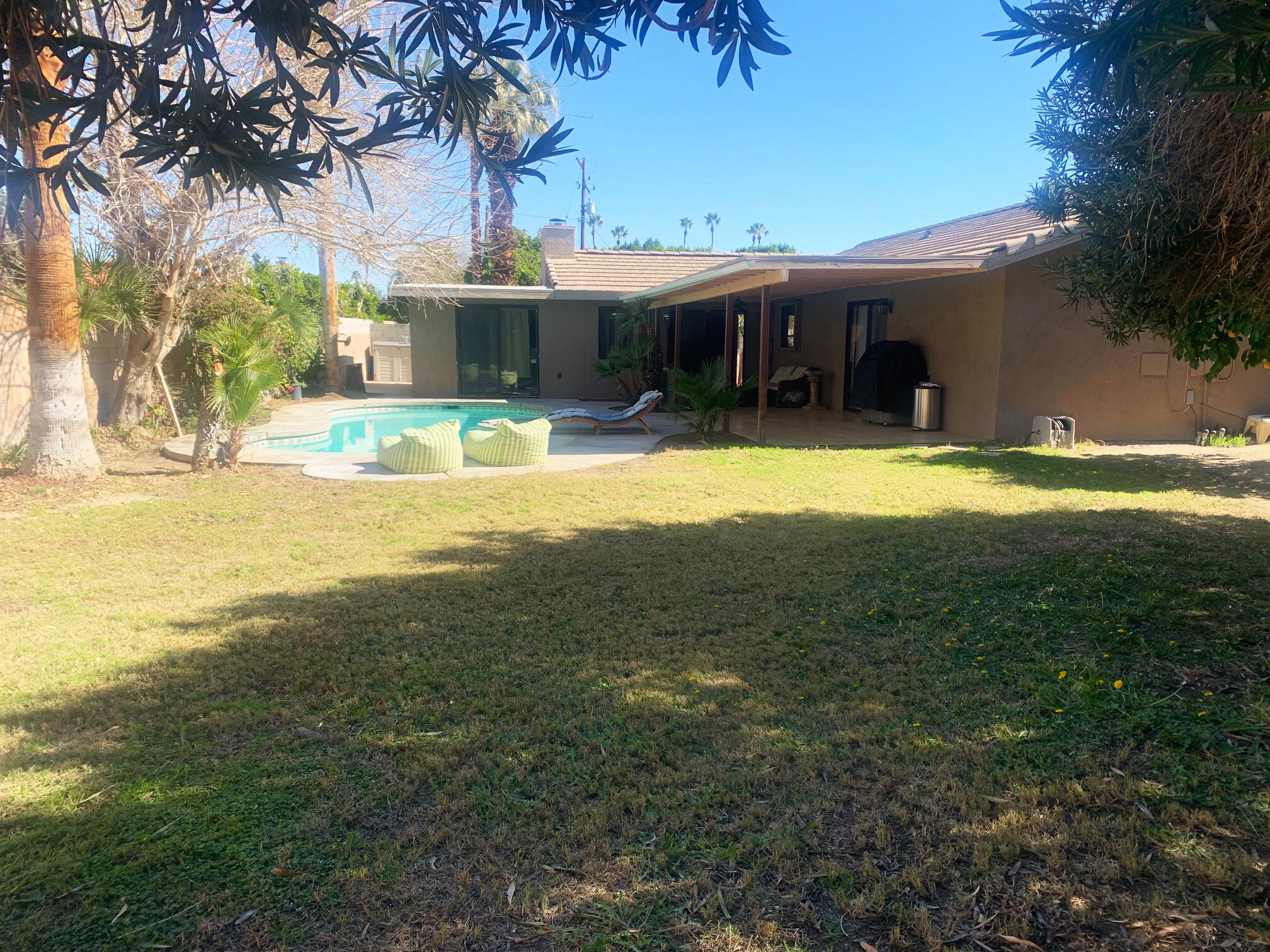 Building Photo - 43550 Carmel Cir