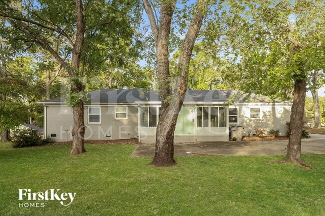 Building Photo - 1722 Aster Ln