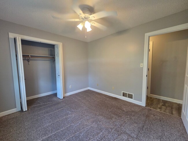 Building Photo - Gorgeous Corner lot Home for Rent!