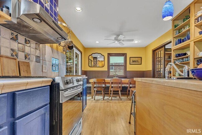 Building Photo - 4425 E Cambridge Ct