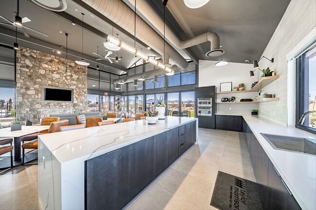 Building Photo - 16805 W Shangri La Rd