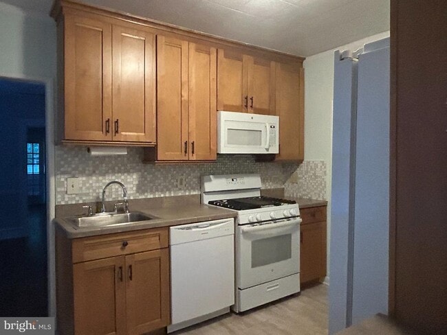 Building Photo - 316 Bowers Ave