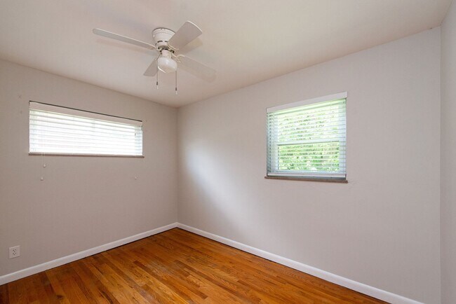 Building Photo - 3627 Edgebrook Dr