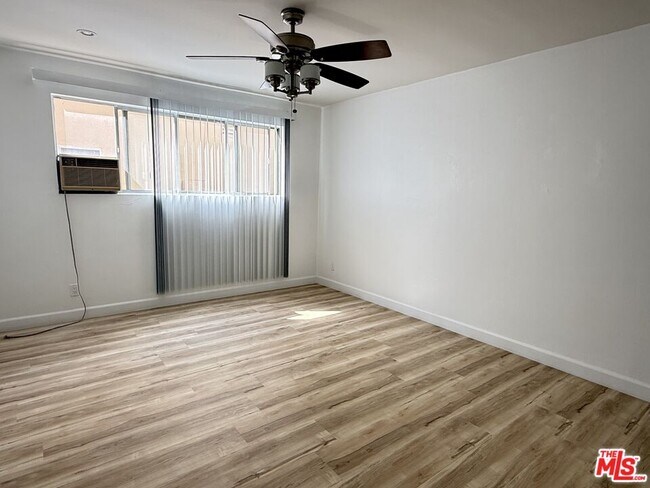 Building Photo - 1438 S Canfield Ave