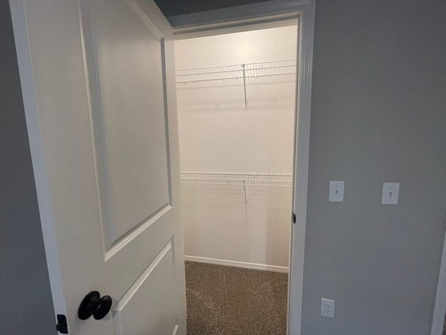 Building Photo - Make this  beautiful modern home yours!!