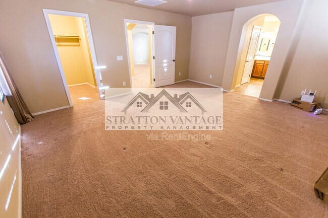 Building Photo - 976 S Adam Way