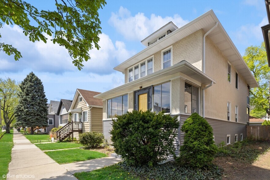 Building Photo - 1003 Beloit Ave