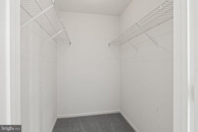 Building Photo - 124 Buckingham Way