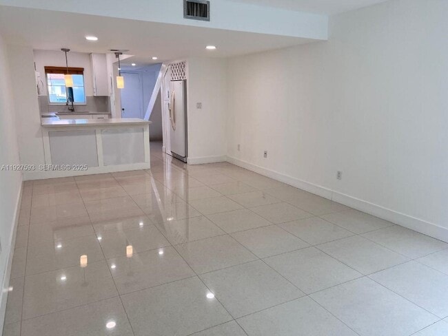 Building Photo - 6231 SW 138th Ct