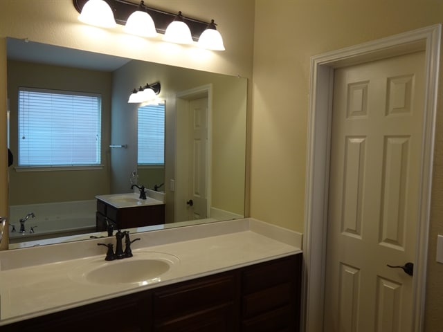 Building Photo - 4016 Alderbrook Ln