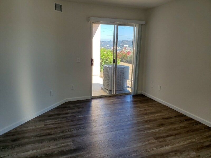 Building Photo - 7047 Camino Degrazia