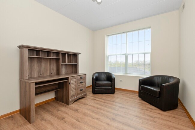 Building Photo - 16641 Liberty Cir
