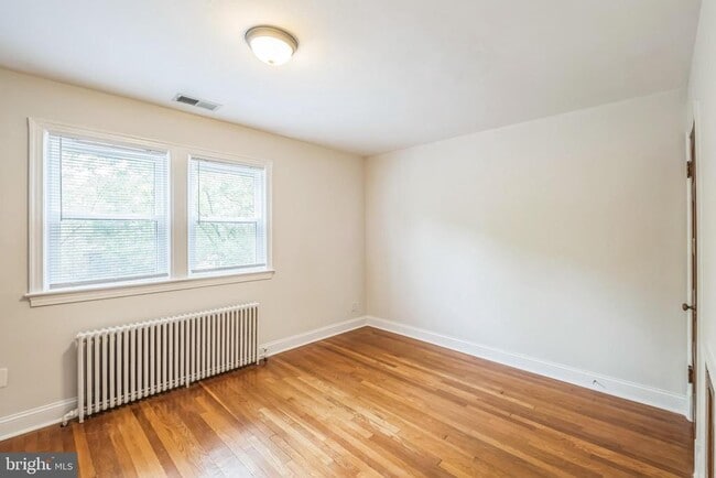 Building Photo - 1407 K St SE