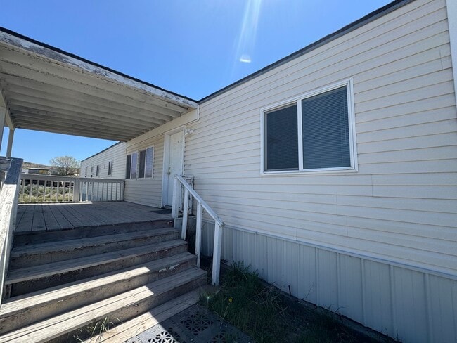 Building Photo - Cute 2 bedroom/2 bath in spring creek