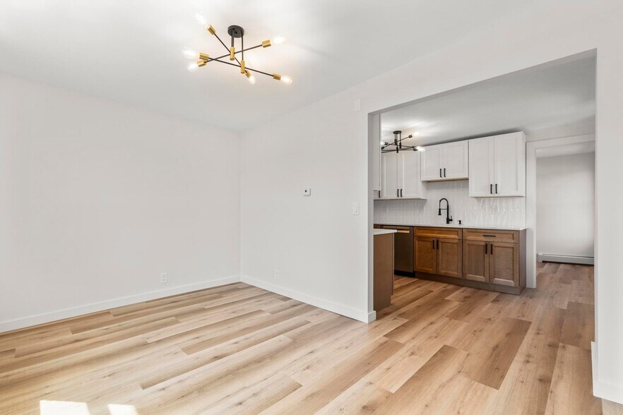 Building Photo - 431-431 N Main St