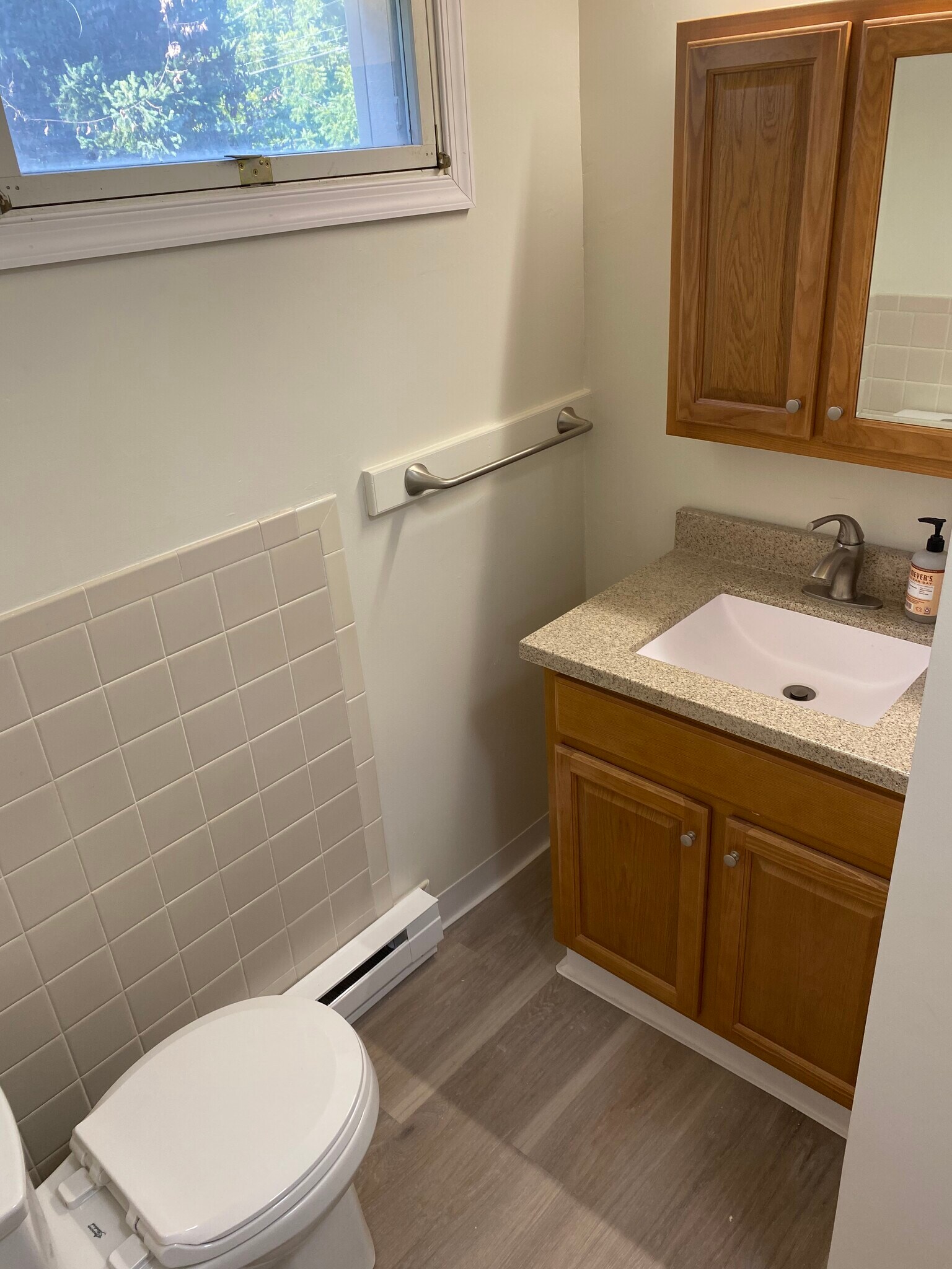 Downstairs full bathroom. - 3054 S Pike Ave
