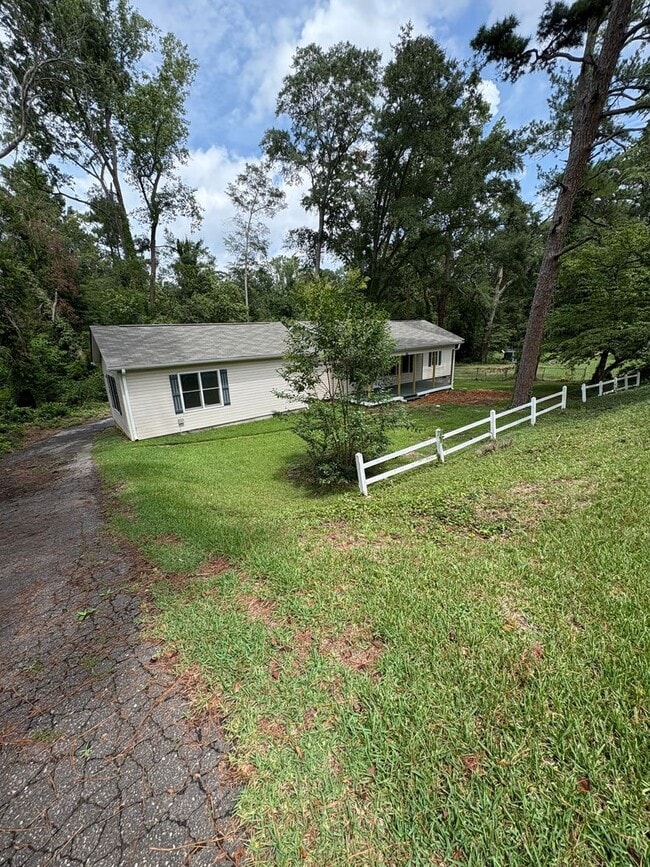 Building Photo - Lovely 3 Bedroom 2 Bath Home in Spartanbur...