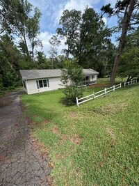 Building Photo - Lovely 3 Bedroom 2 Bath Home in Spartanbur...