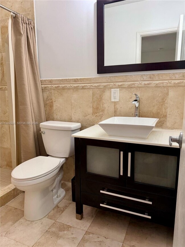 Building Photo - 814 Capri St