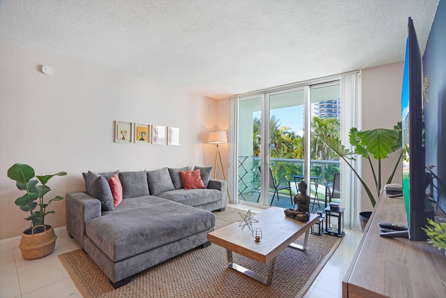 Building Photo - 3901 S Ocean Dr
