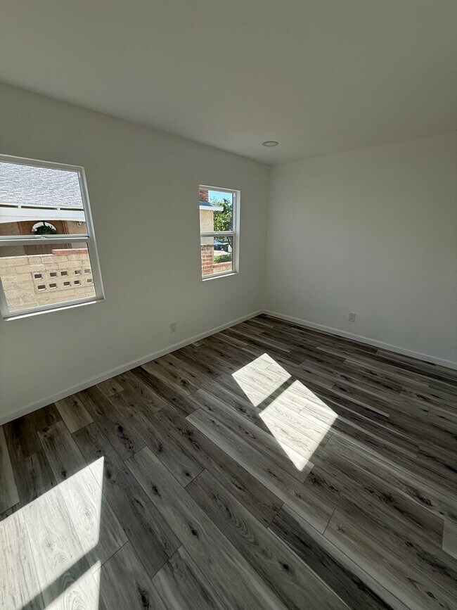 Building Photo - 10214 O'Melveny Ave