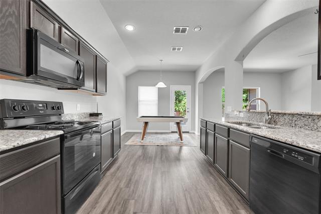 Building Photo - 5165 Glen Eden Dr