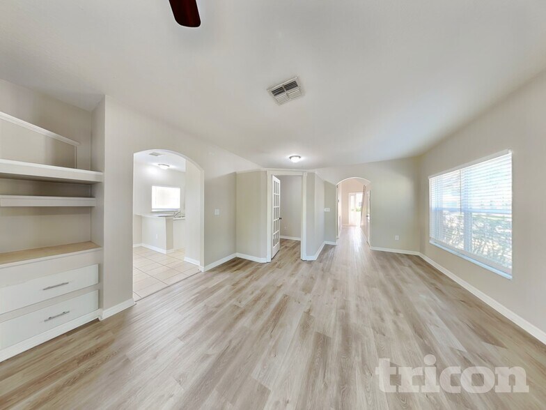 Building Photo - 6137 Skylarkcrest Dr