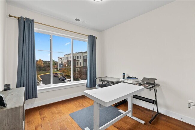 Building Photo - A Glimpse of Serene Living in Chantilly, VA