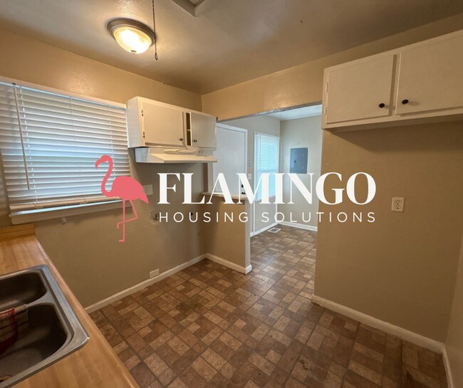 Building Photo - 4665 Owens Dr