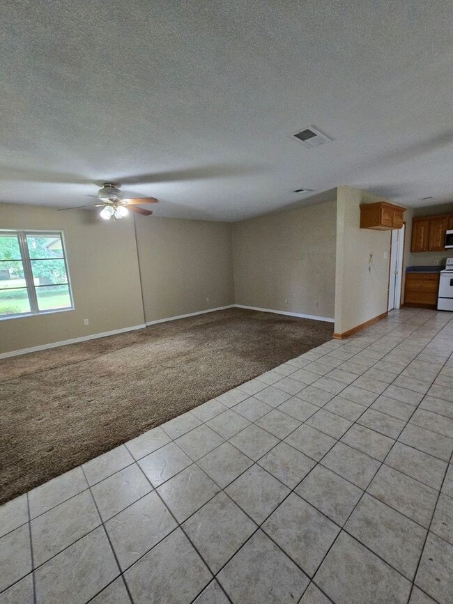 Building Photo - $500 Off 1st Month Special