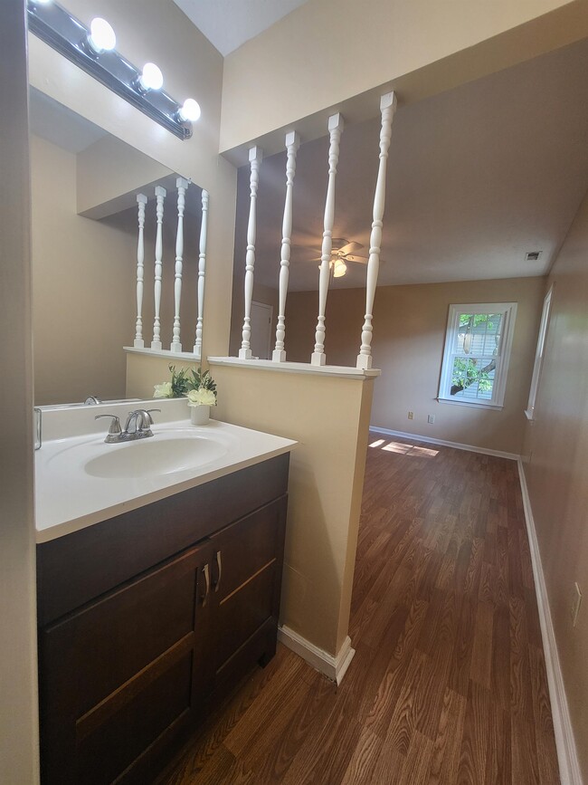 Building Photo - 7281 Pebblebrook Dr