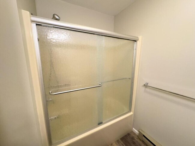 Building Photo - 4549 1/2 Hedgerow Dr