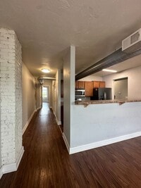 Building Photo - 1021 E Carson St