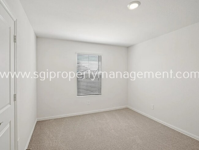 Building Photo - 522 Blanton St